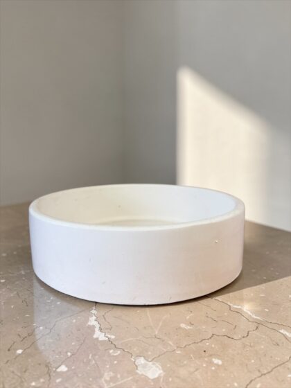 Duża misa dekoracyjna z gipsu ceramicznego