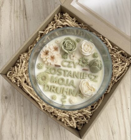 Duża świeca dla świadkowej