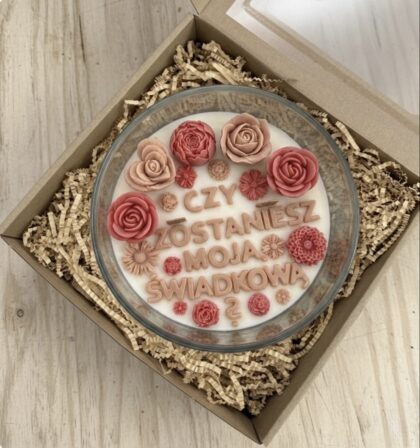 Duża świeca dla świadkowej czerwona